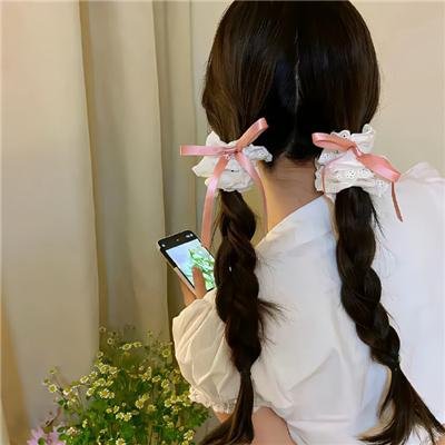 泳池里的男孩